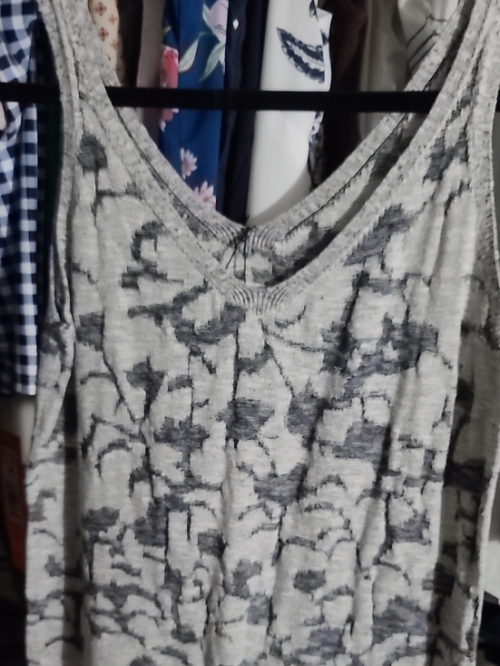 NIC+ZOE Tops - NIC +ZOE Gray Floral V-Neck Women's Tank Top
